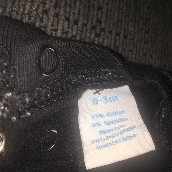 One piece - Picture 3 of 3